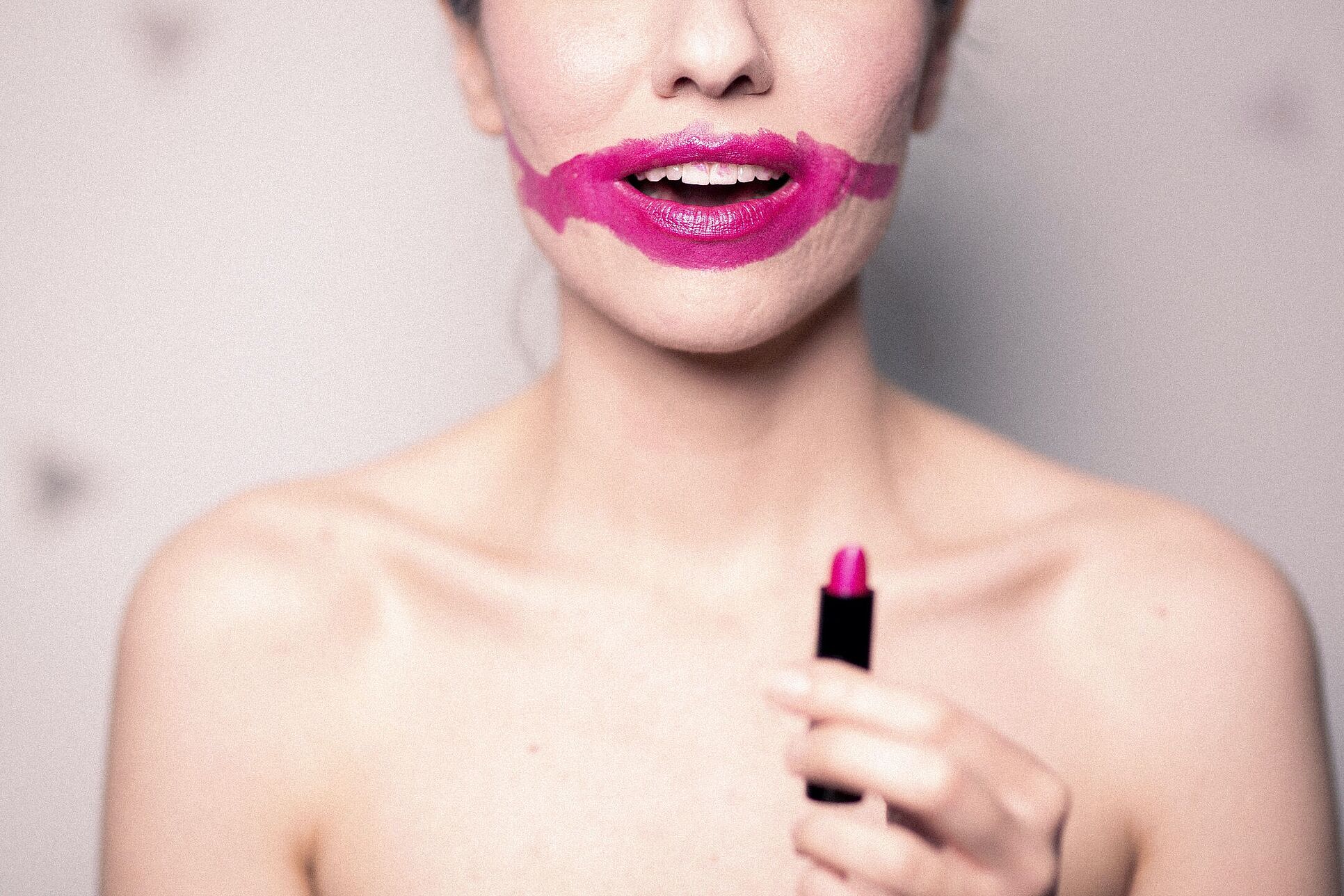 gratisography-messy-lipstick-free-stock-photo.jpg